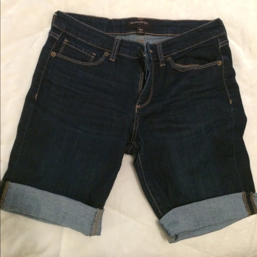 Banana Republic Jean Bermuda shorts size 6/28 dark